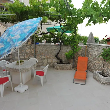 By The Sea Sutivan, Brac - 22771 *